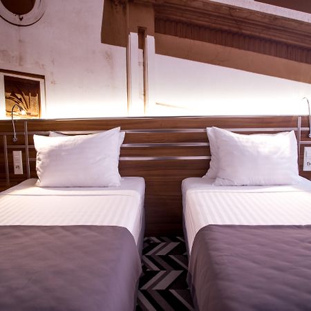 เมอร์เคียว บูคาเรสต์ อูนิรี Hotel ภายนอก รูปภาพ